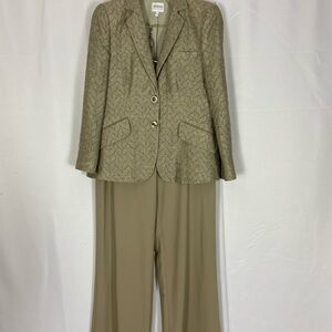 Giorgio Armani Classic Vintage Beige Blazer and Pants Set